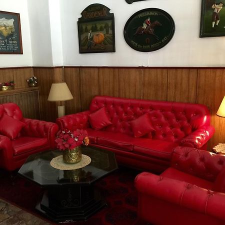 Embassy Hotel Beirut Esterno foto