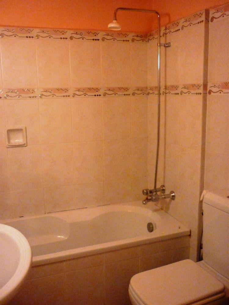 Embassy Hotel Beirut Esterno foto