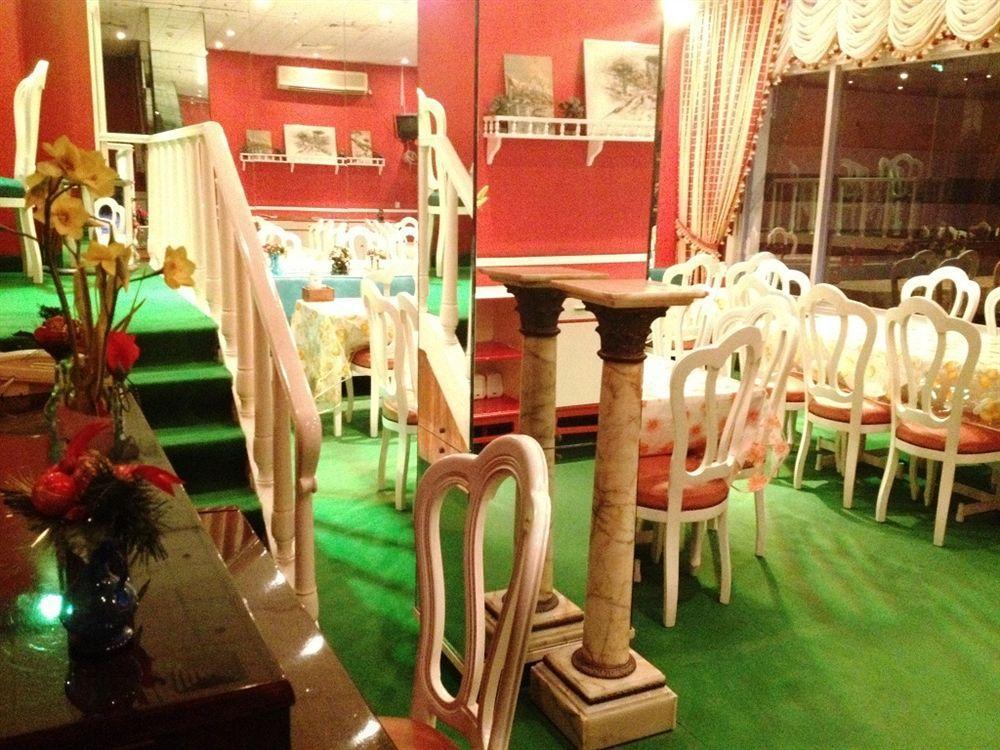 Embassy Hotel Beirut Esterno foto
