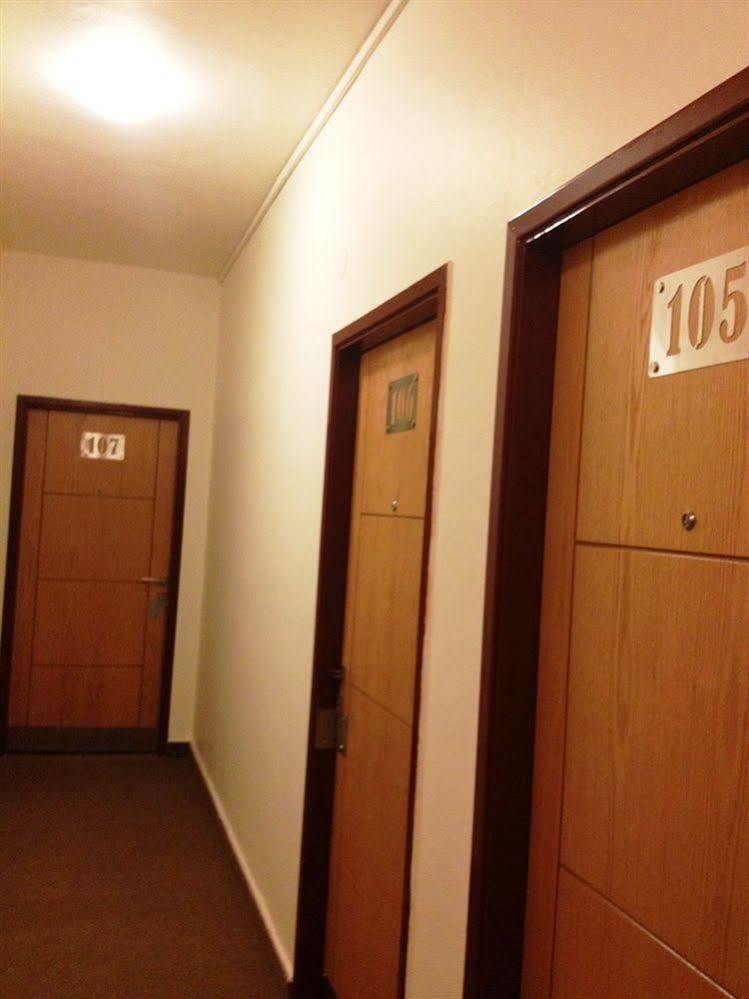 Embassy Hotel Beirut Esterno foto